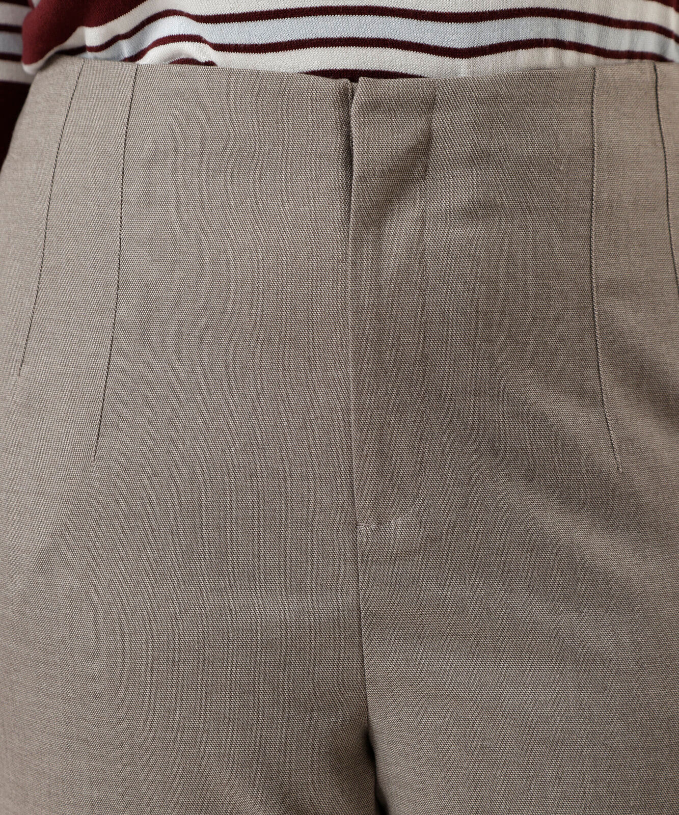 calça feminina reta com pences plus size bege