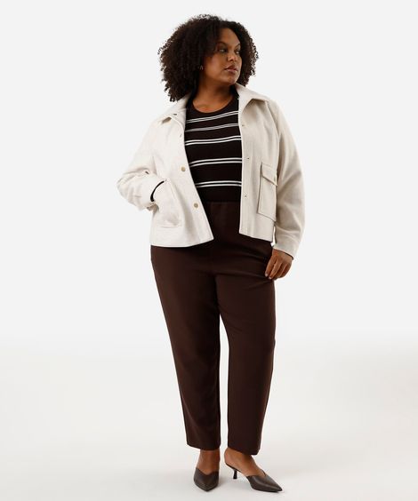 calça reta de alfaiataria feminina com pences plus size marrom