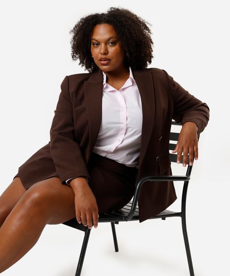 blazer de alfaiataria com ombreiras plus size marrom