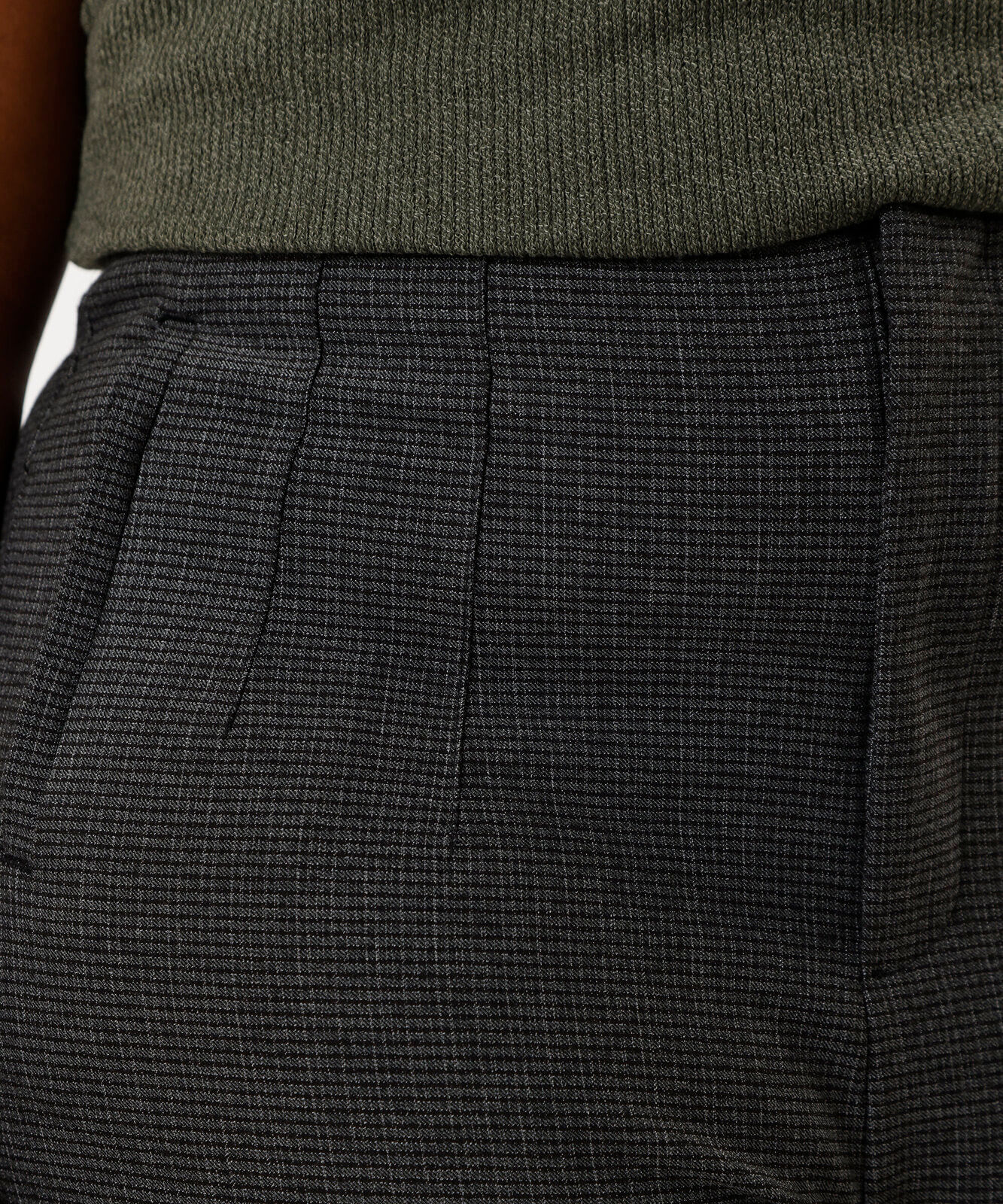 calça de alfaiataria feminina xadrez plus size cinza