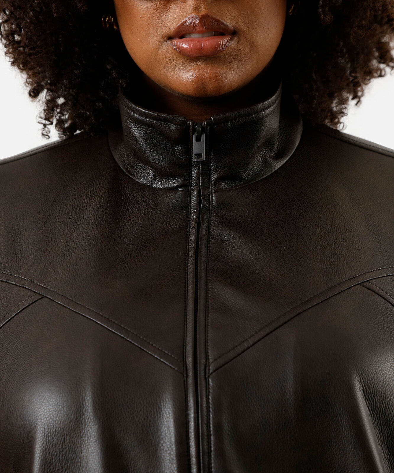 jaqueta bomber feminina e poliuretano plus size marrom