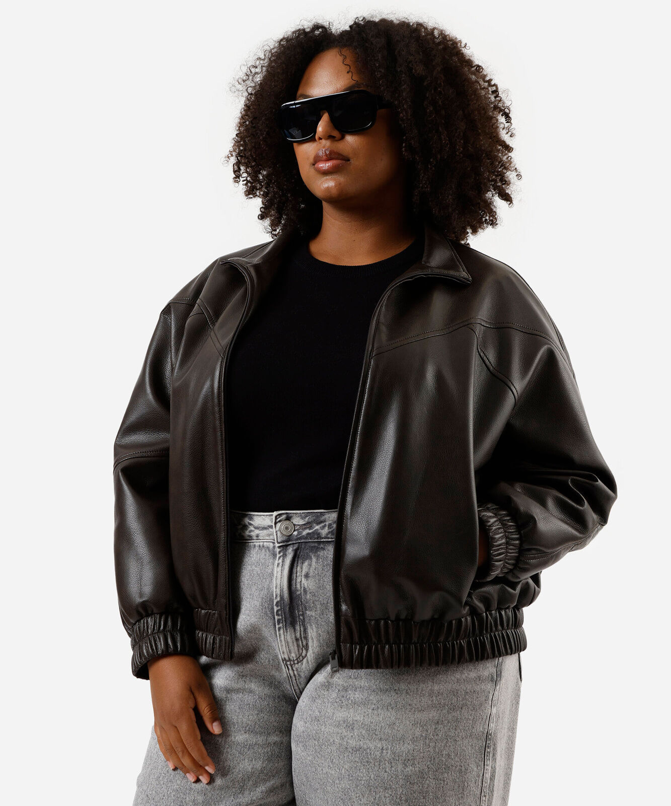 jaqueta bomber feminina e poliuretano plus size marrom