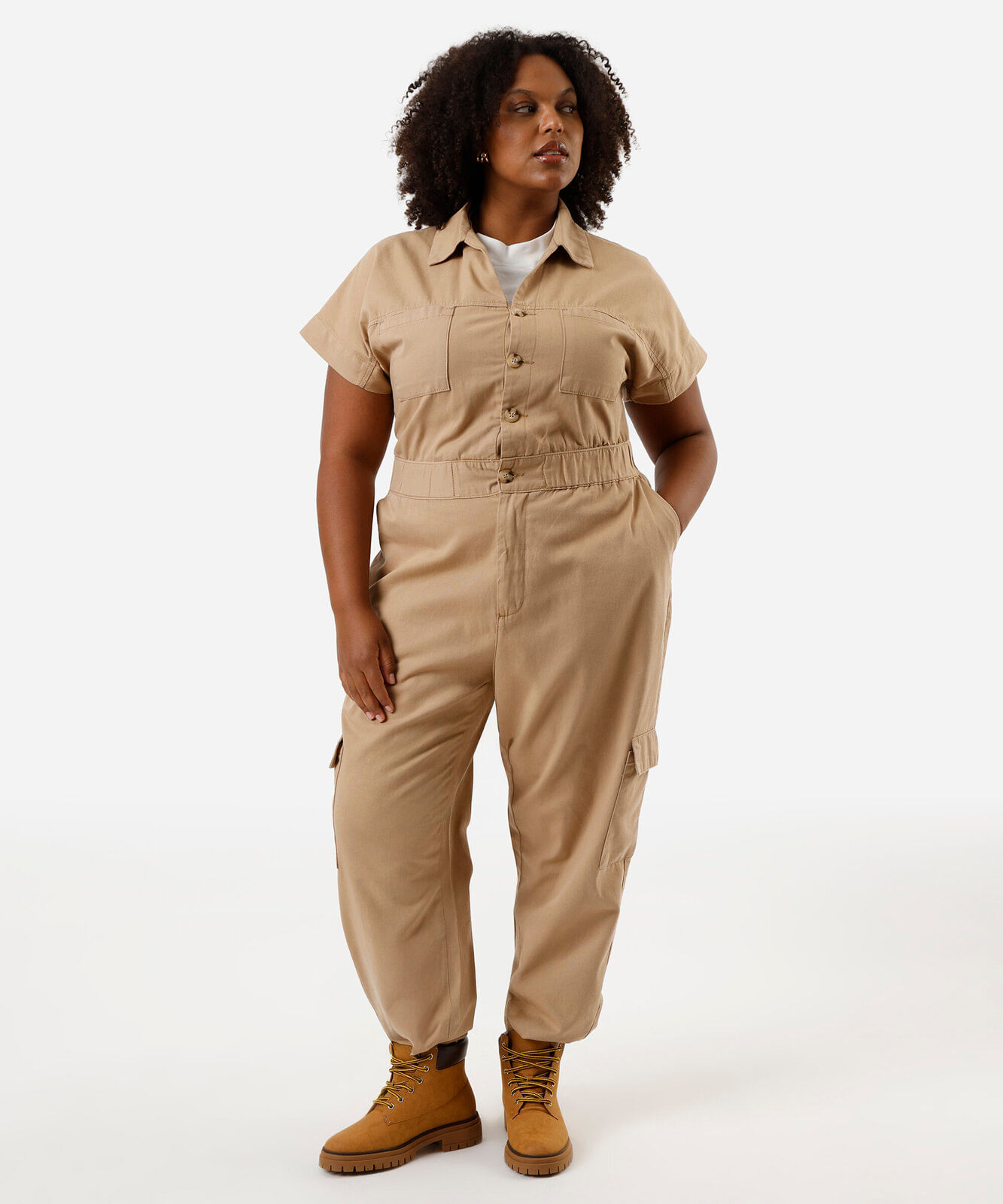 macacão feminino de sarja plus size bege