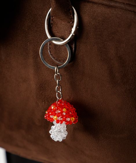 chaveiro bag charm cogumelo miçangas - multicor