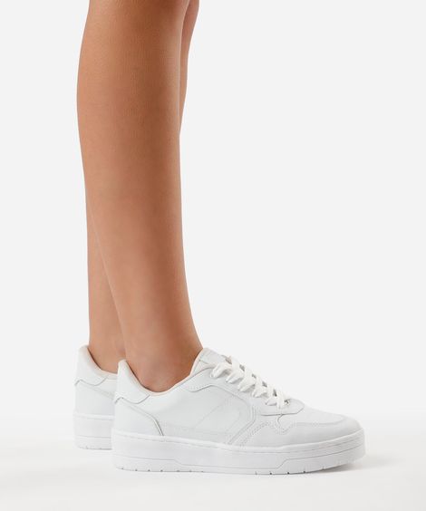 tênis casual com recortes branco