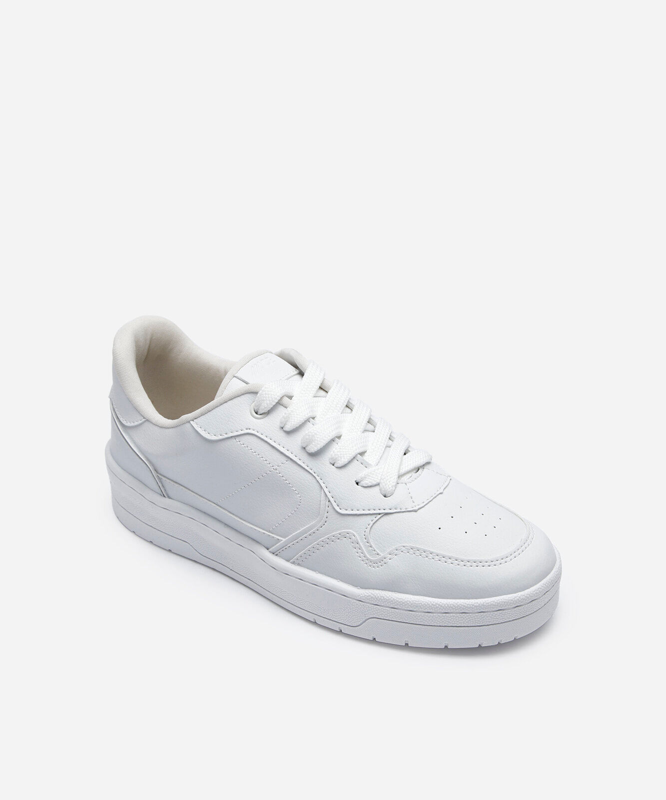 tênis casual com recortes branco