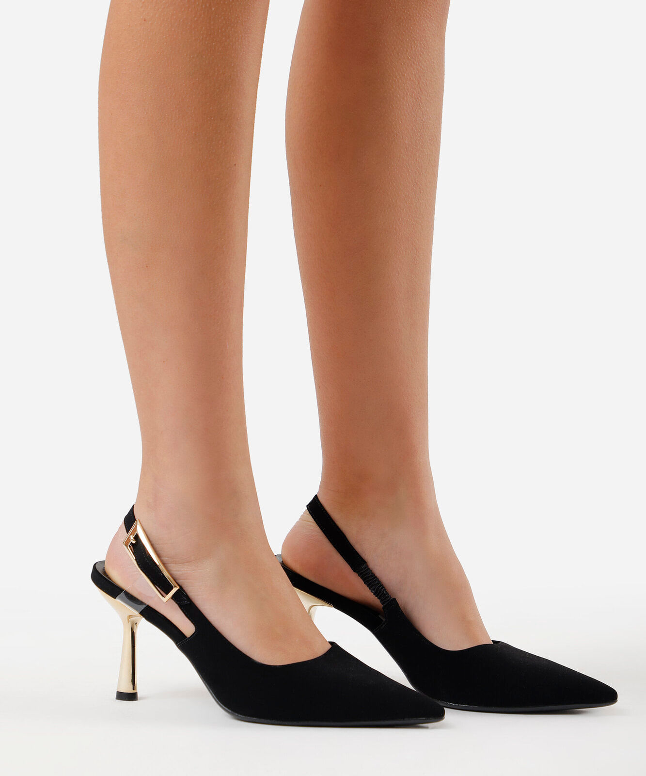 scarpin slingback salto fino com fivela grande preto