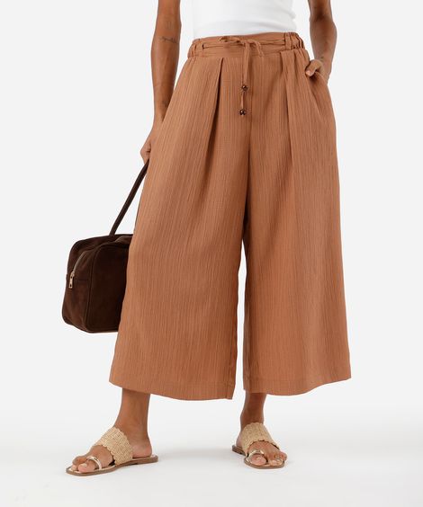 calça pantacourt feminina texturizada marrom