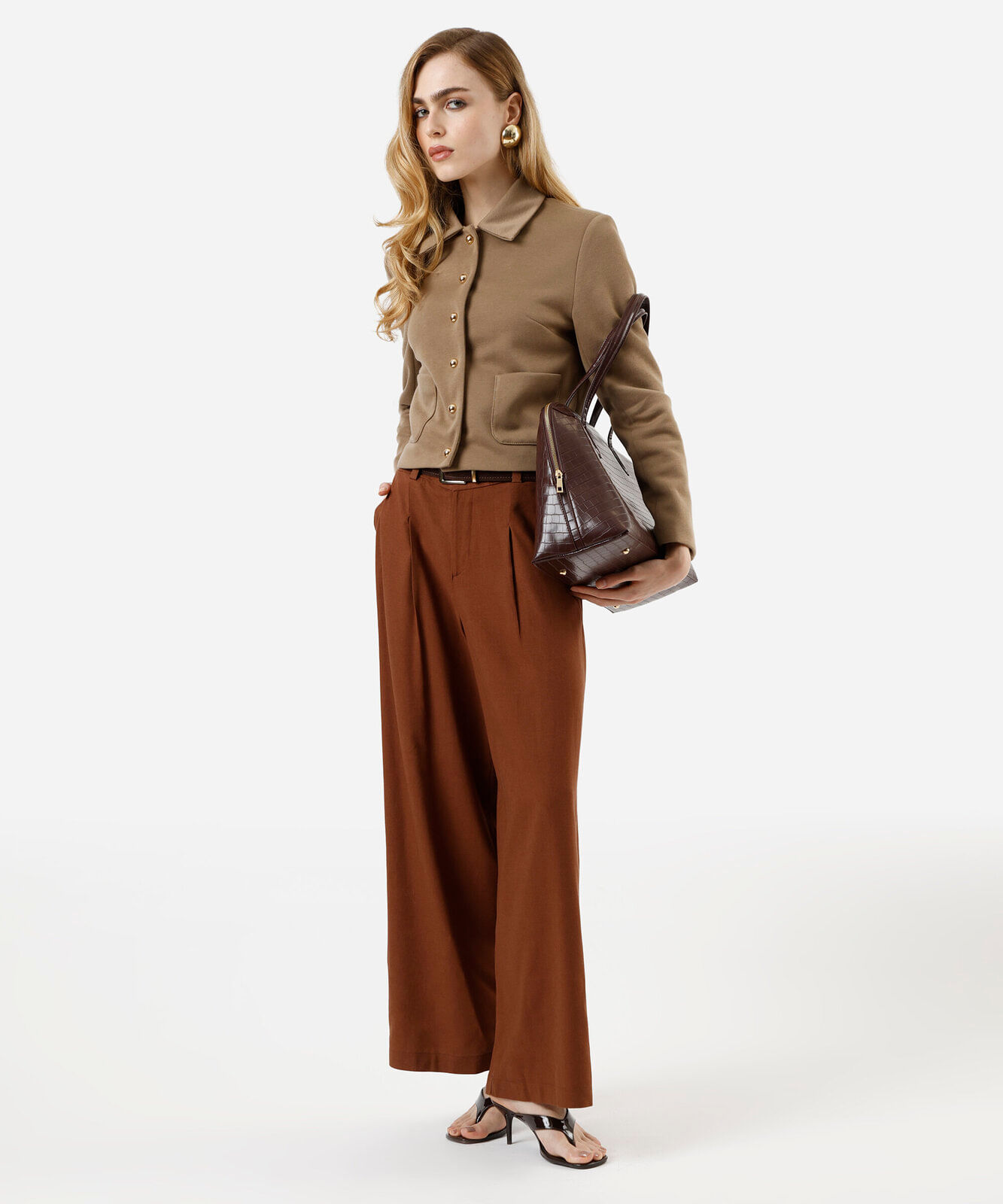 jaqueta feminina com bolsos bege