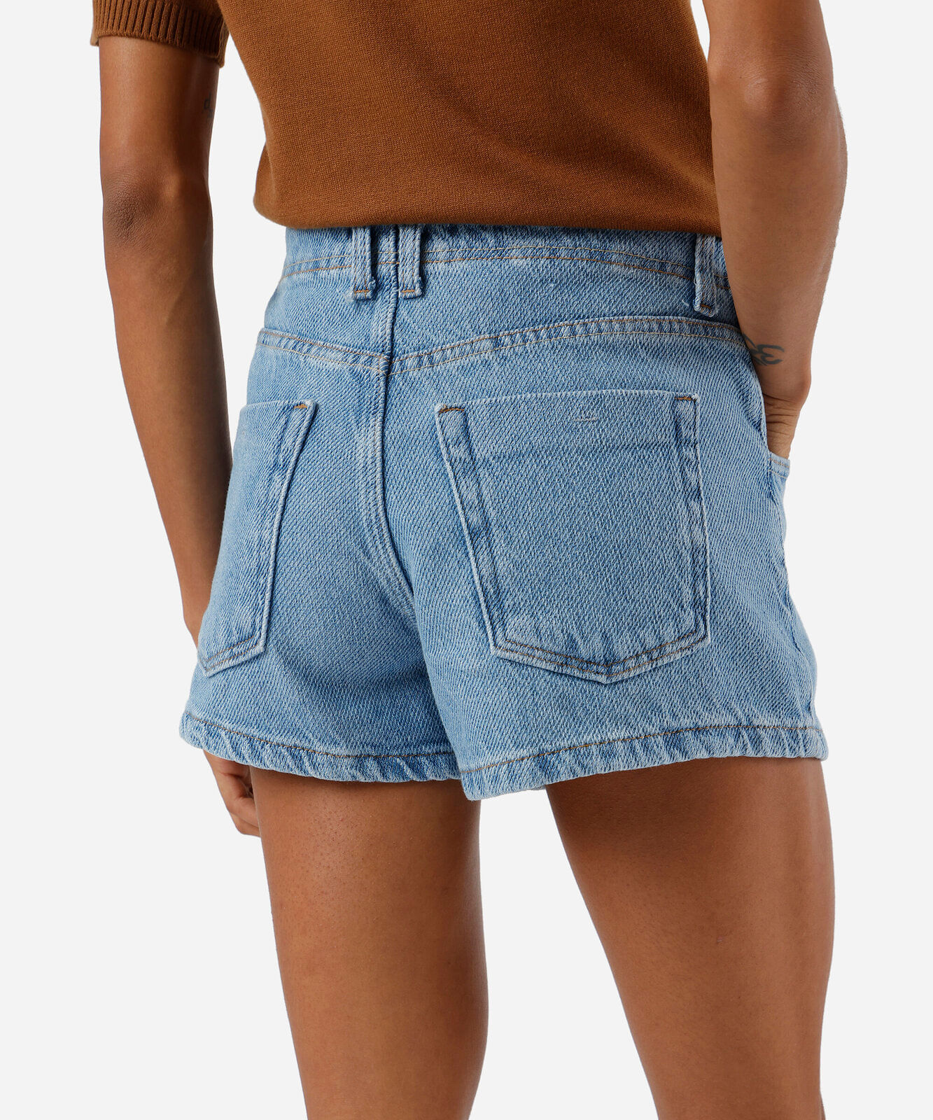 short feminino jeans cintura alta texturizado azul