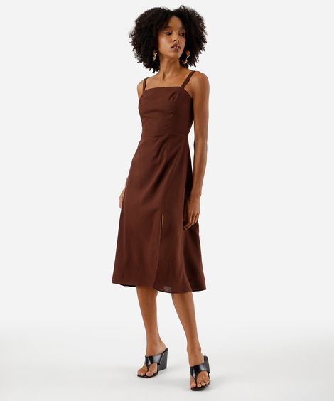 vestido midi feminino com linho e fenda marrom