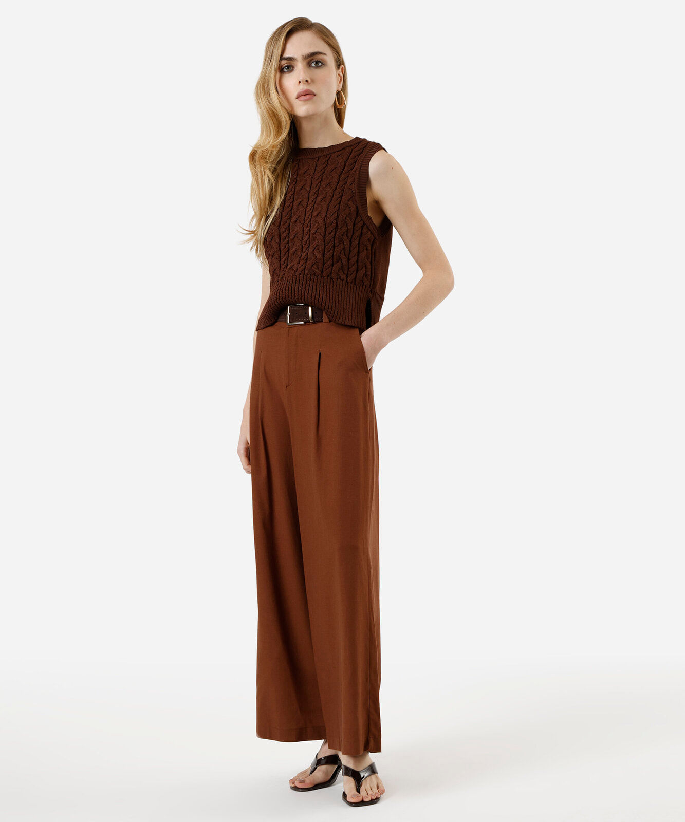 colete feminino de tricot texturizado marrom