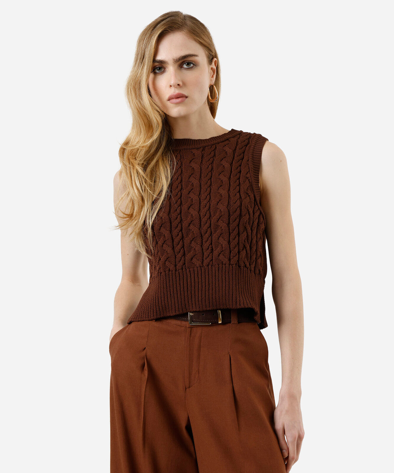 colete feminino de tricot texturizado marrom
