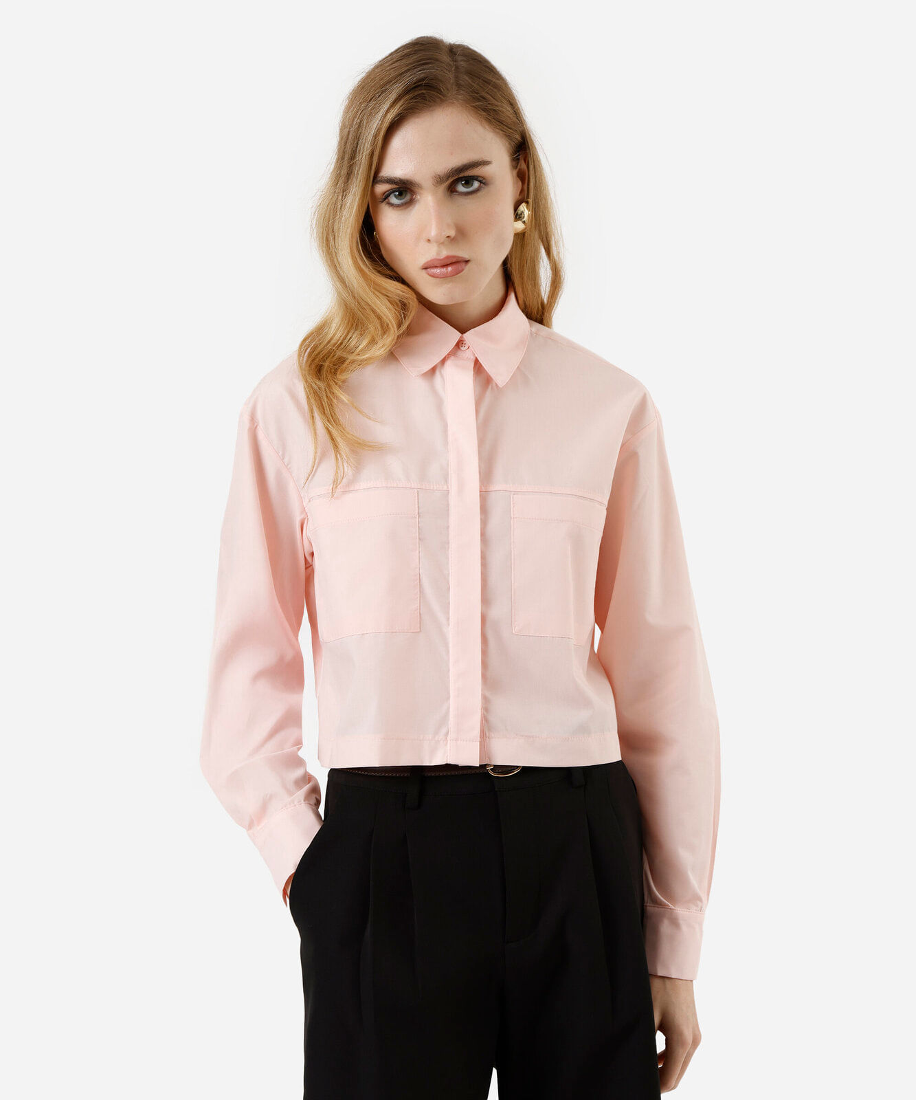 camisa cropped manga longa com bolsos rosa