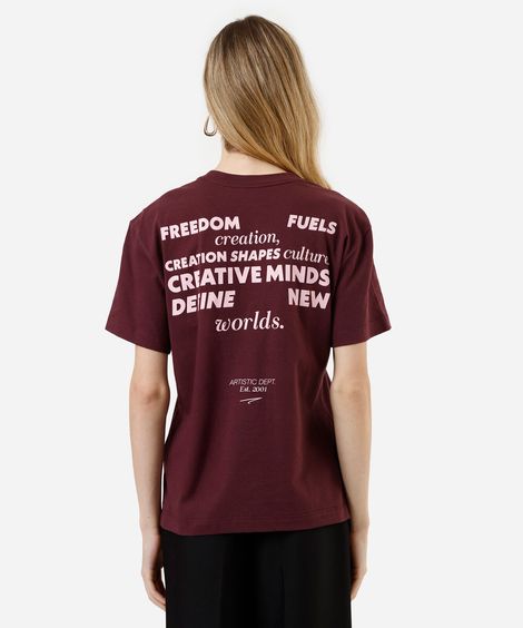 camiseta oversized feminina de algodão estampada vinho