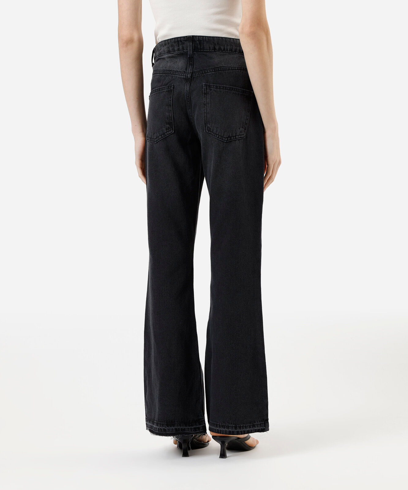calça flare feminina jeans barra a fio cintura média preta