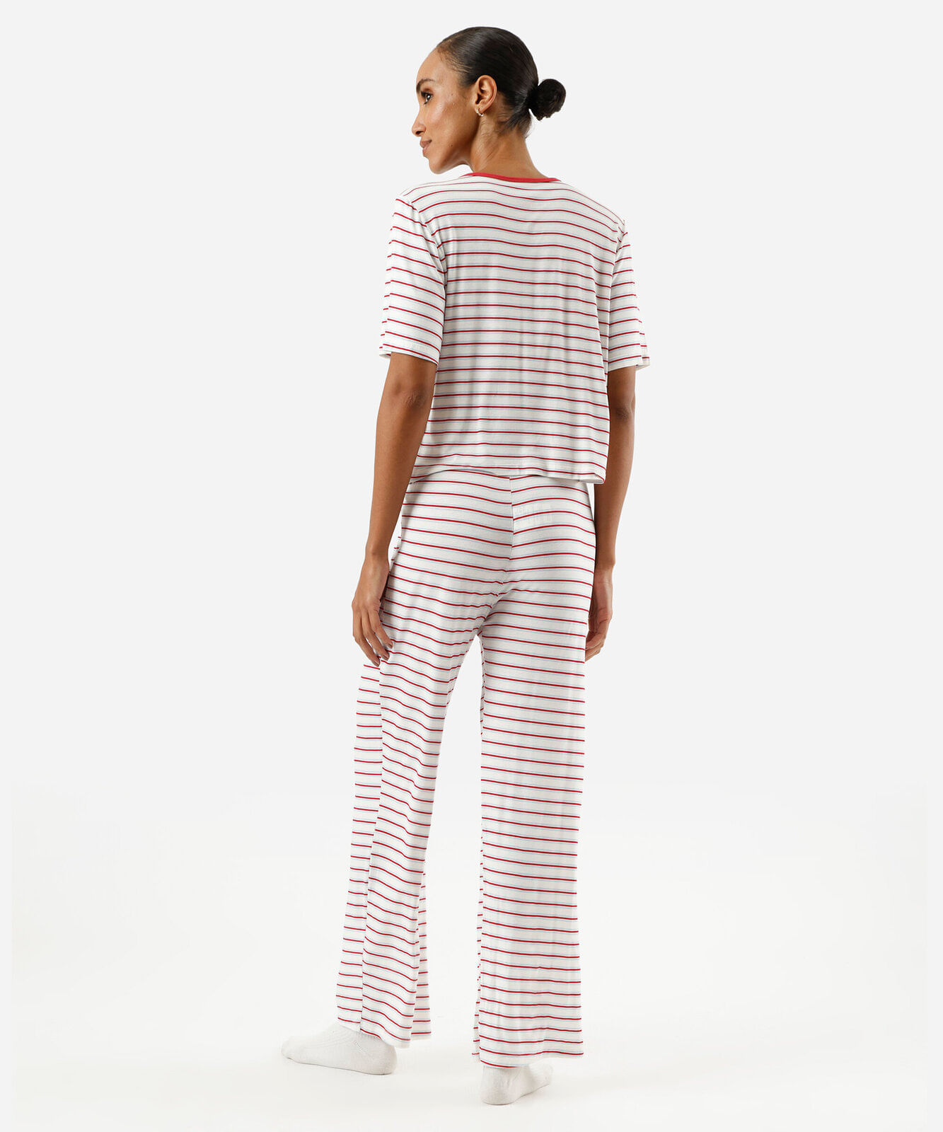 pijama longo feminino de viscose hello kitty listrado off white