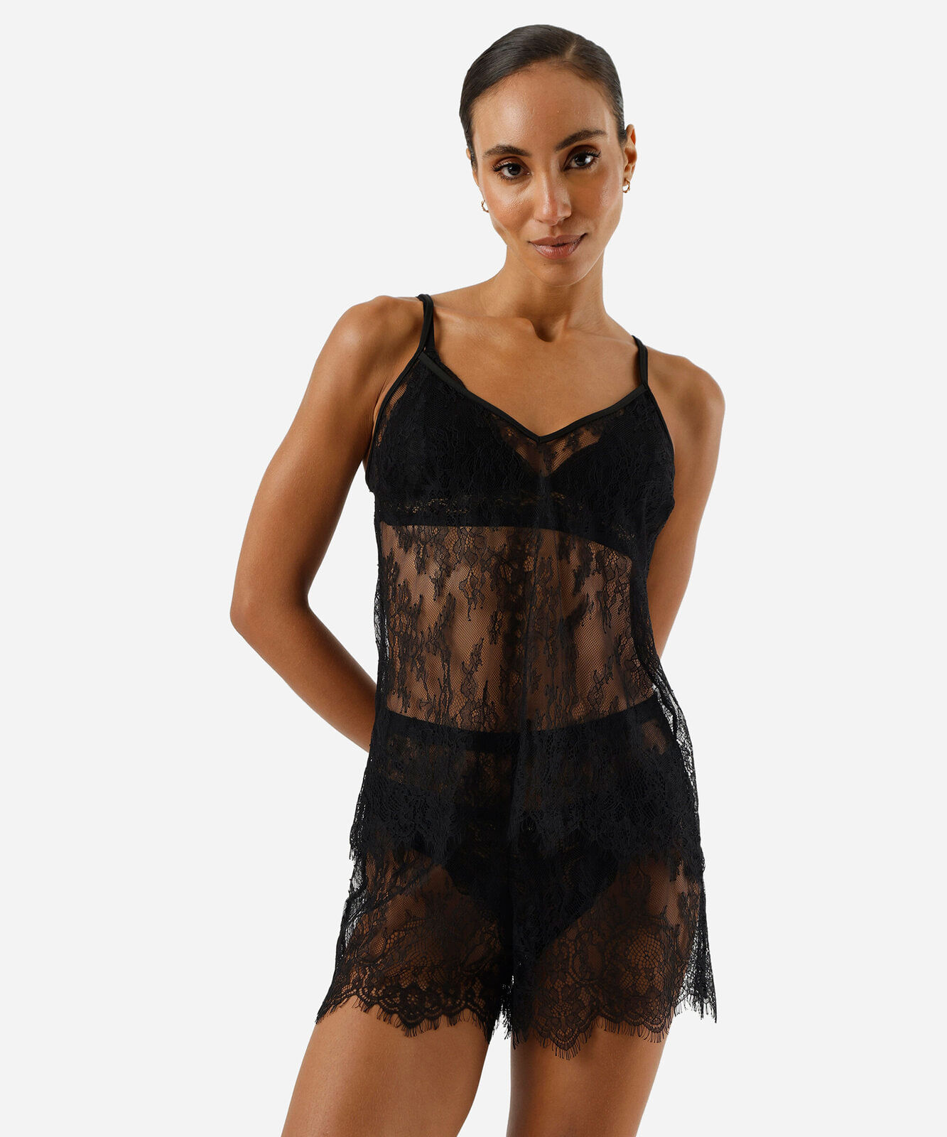 pijama short doll feminino de renda floral preto