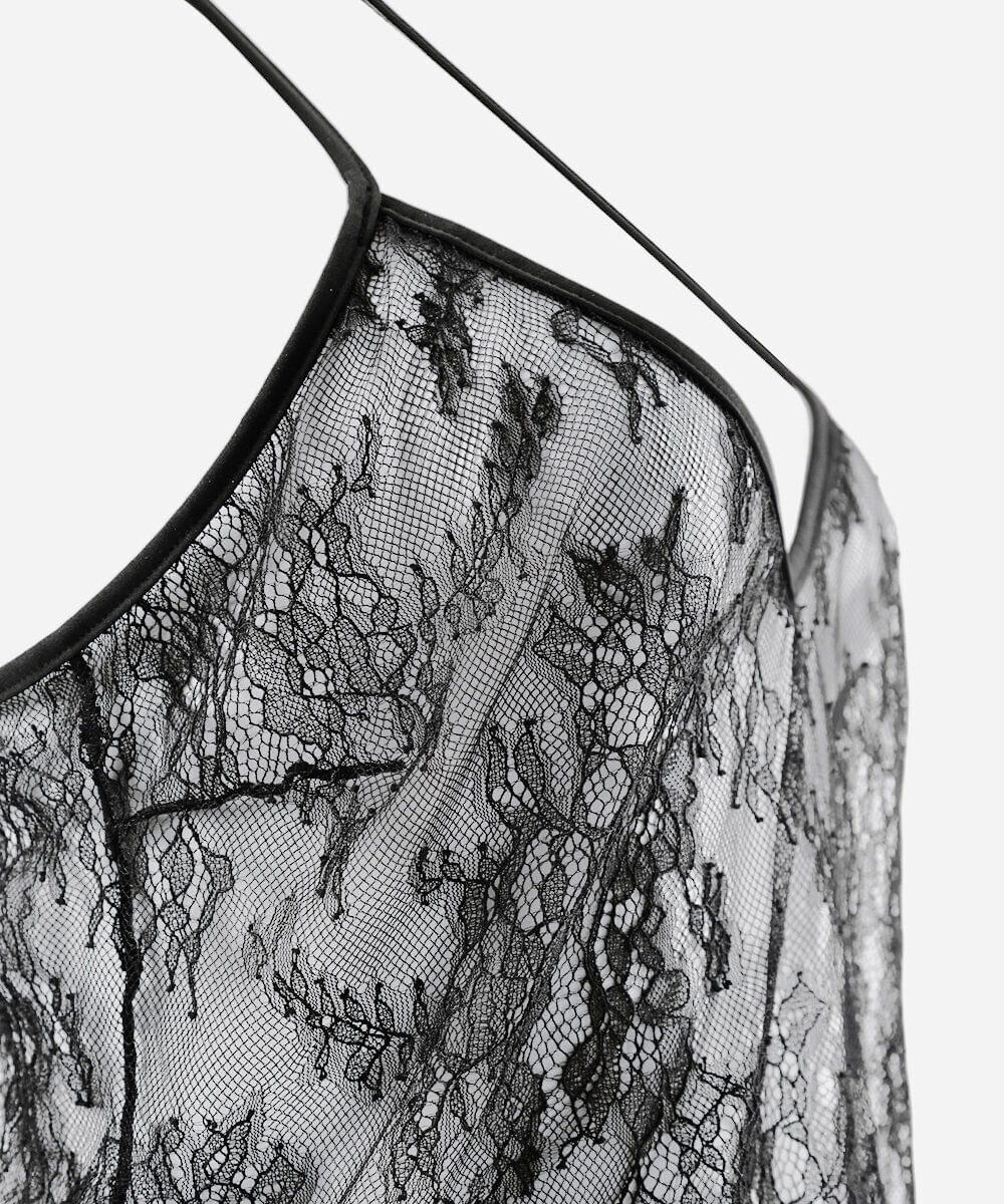 pijama short doll feminino de renda floral preto