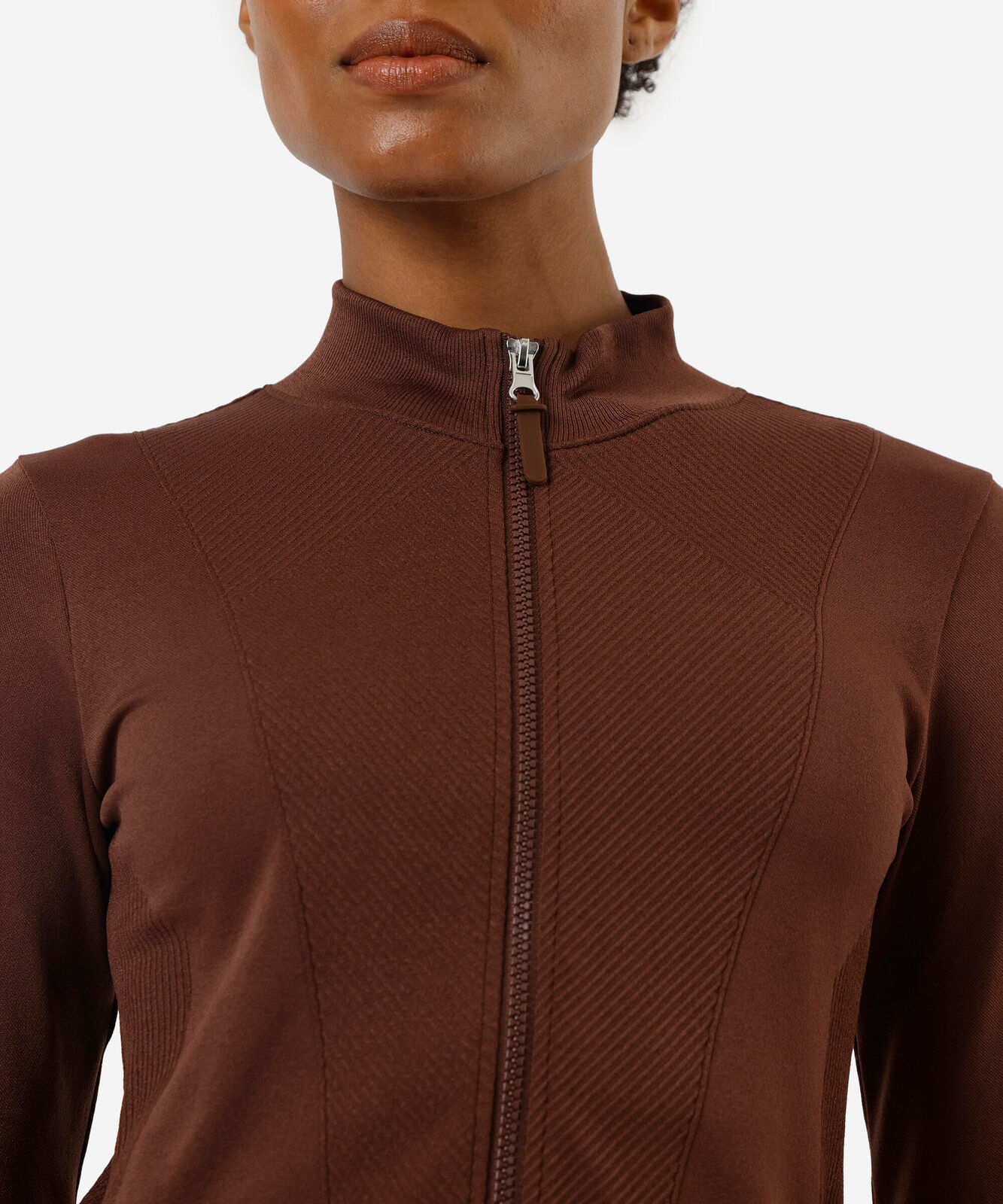 casaco feminino esportivo texturizado marrom