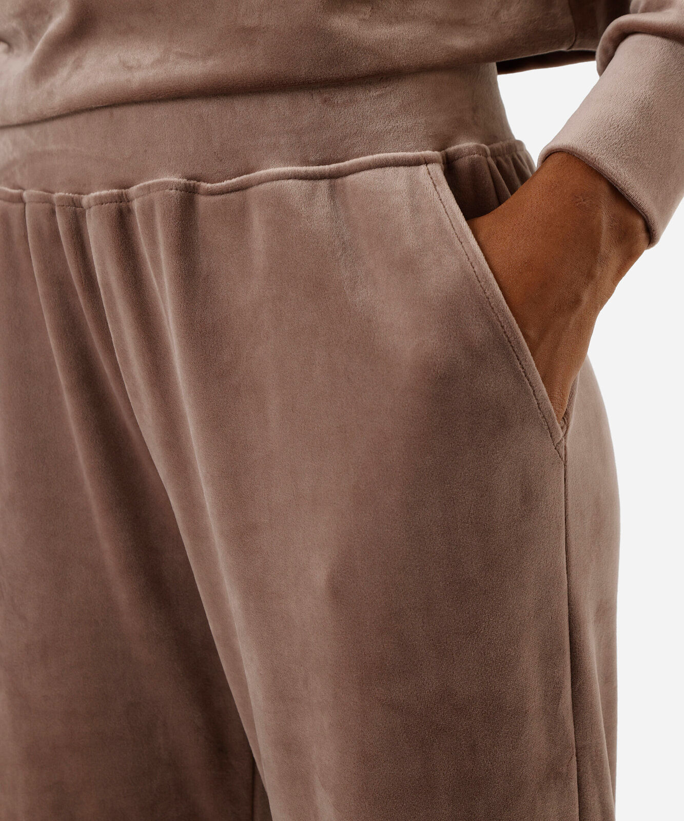 calça de plush reta esportiva marrom