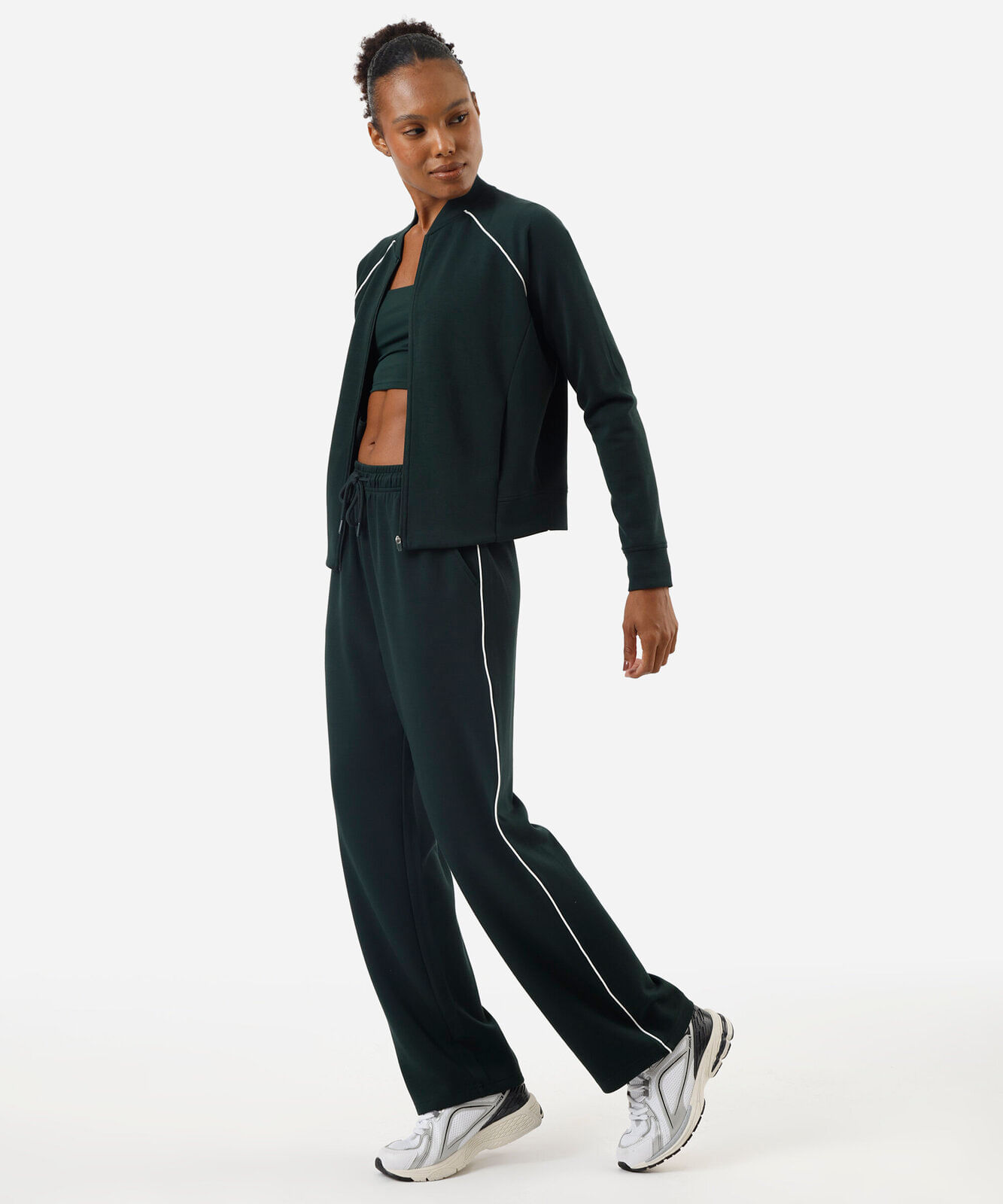 jaqueta feminina esportiva com nervura verde