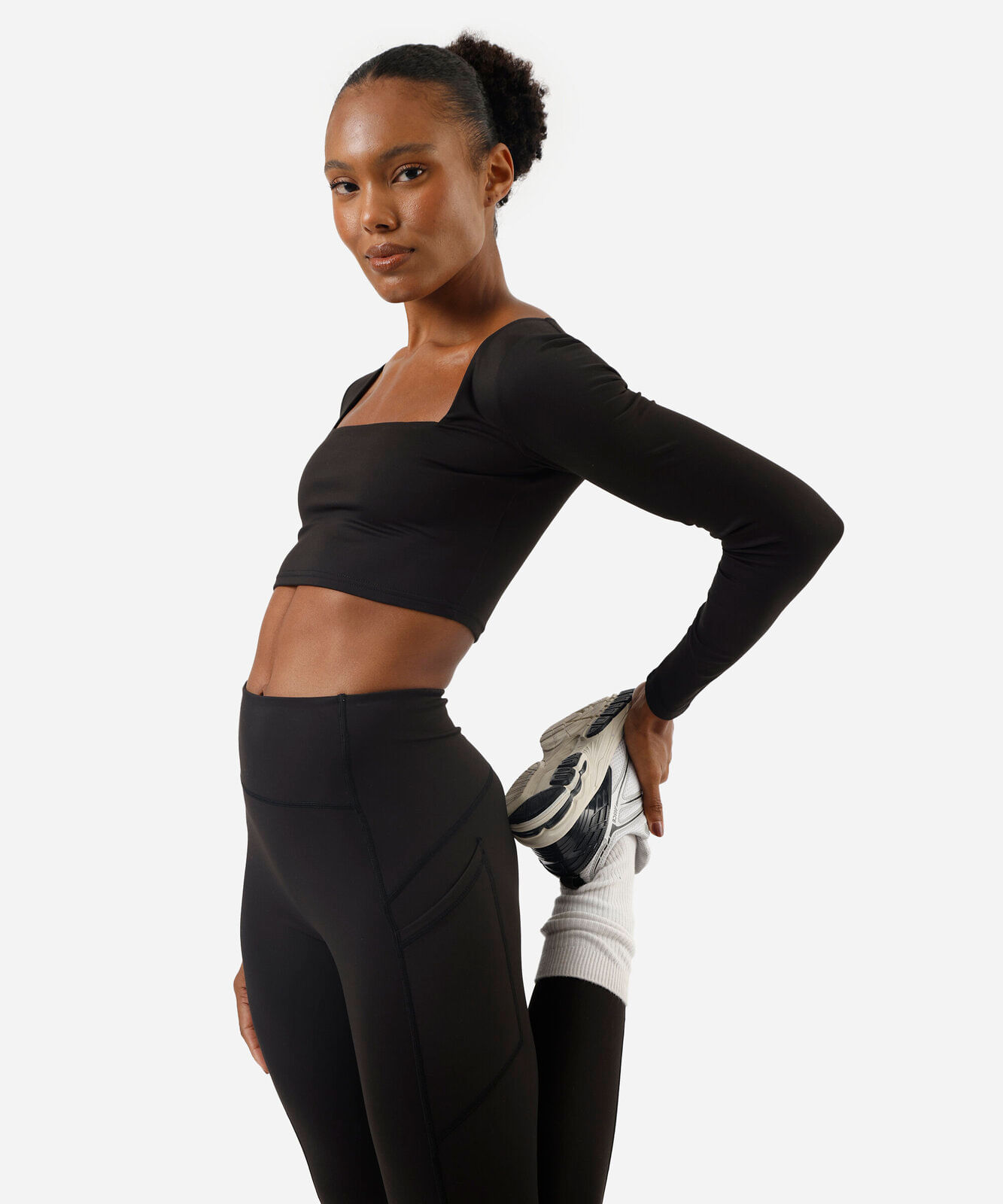 cropped feminino esportivo manga longa preto
