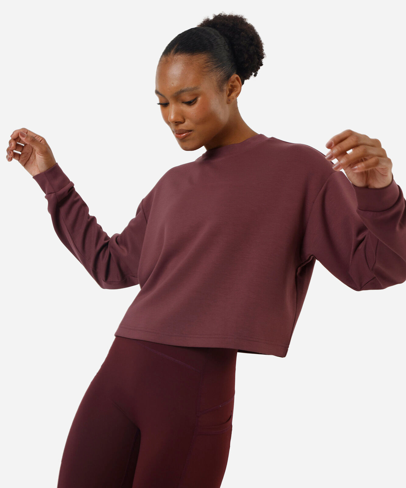 blusão cropped feminino gola redonda esportivo vinho
