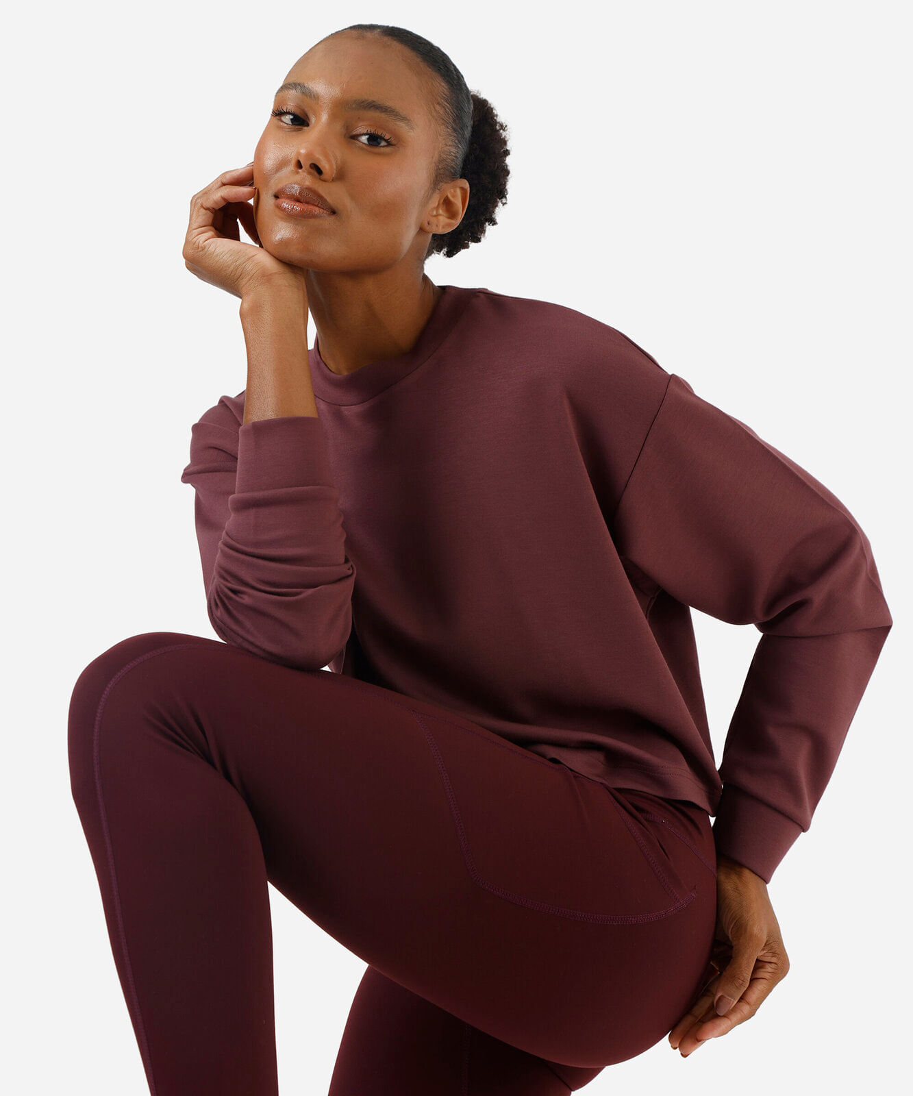 blusão cropped feminino gola redonda esportivo vinho