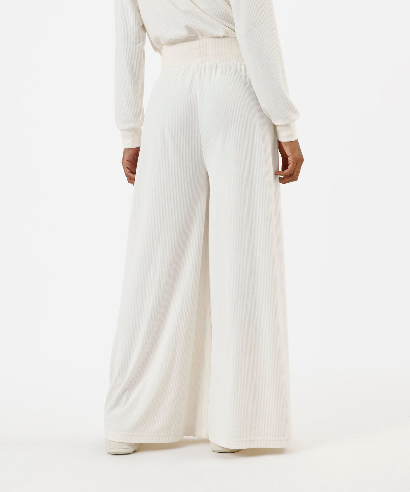 calça wide leg feminina plush esportiva off white