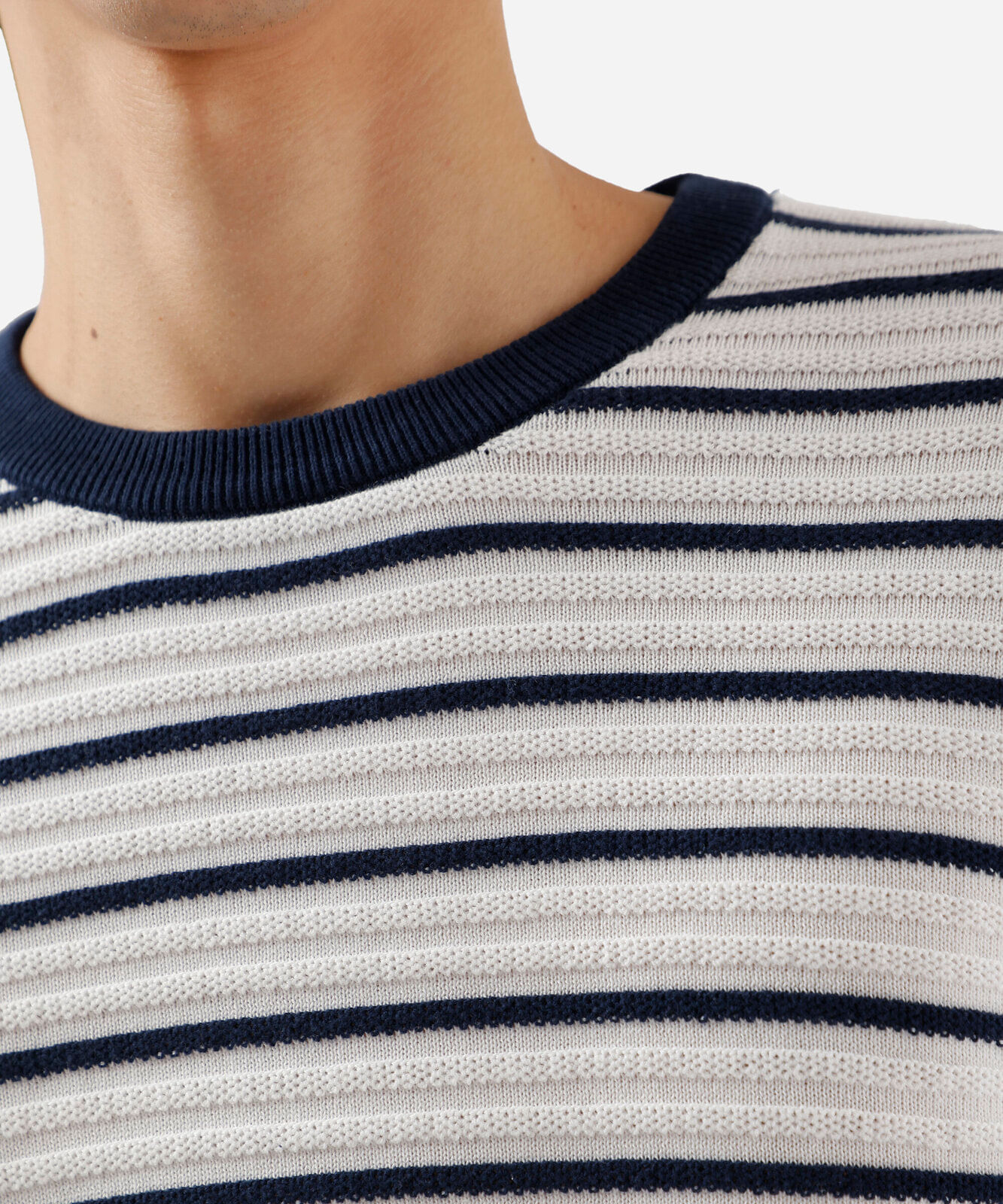 camiseta masculina de tricot listrada off white