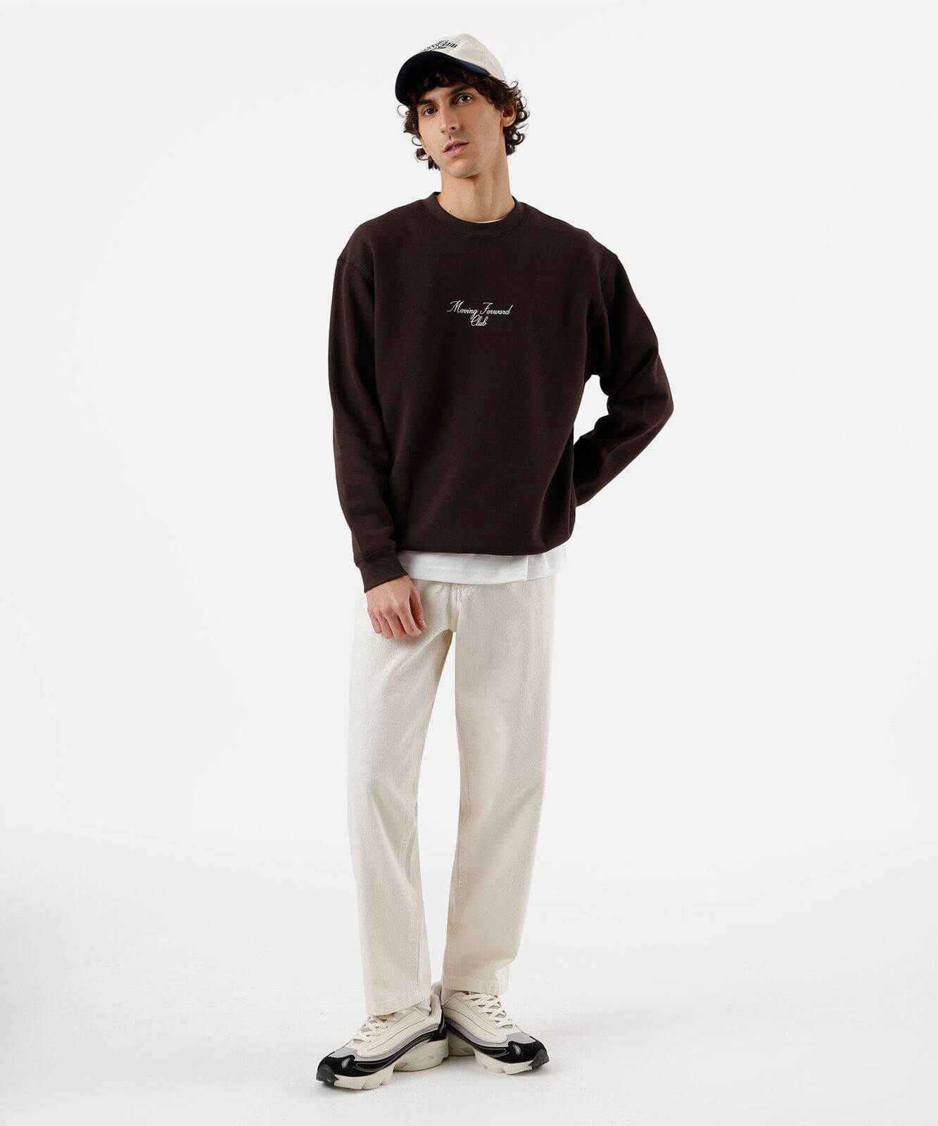 blusão masculino de moletom gola redonda estampado marrom