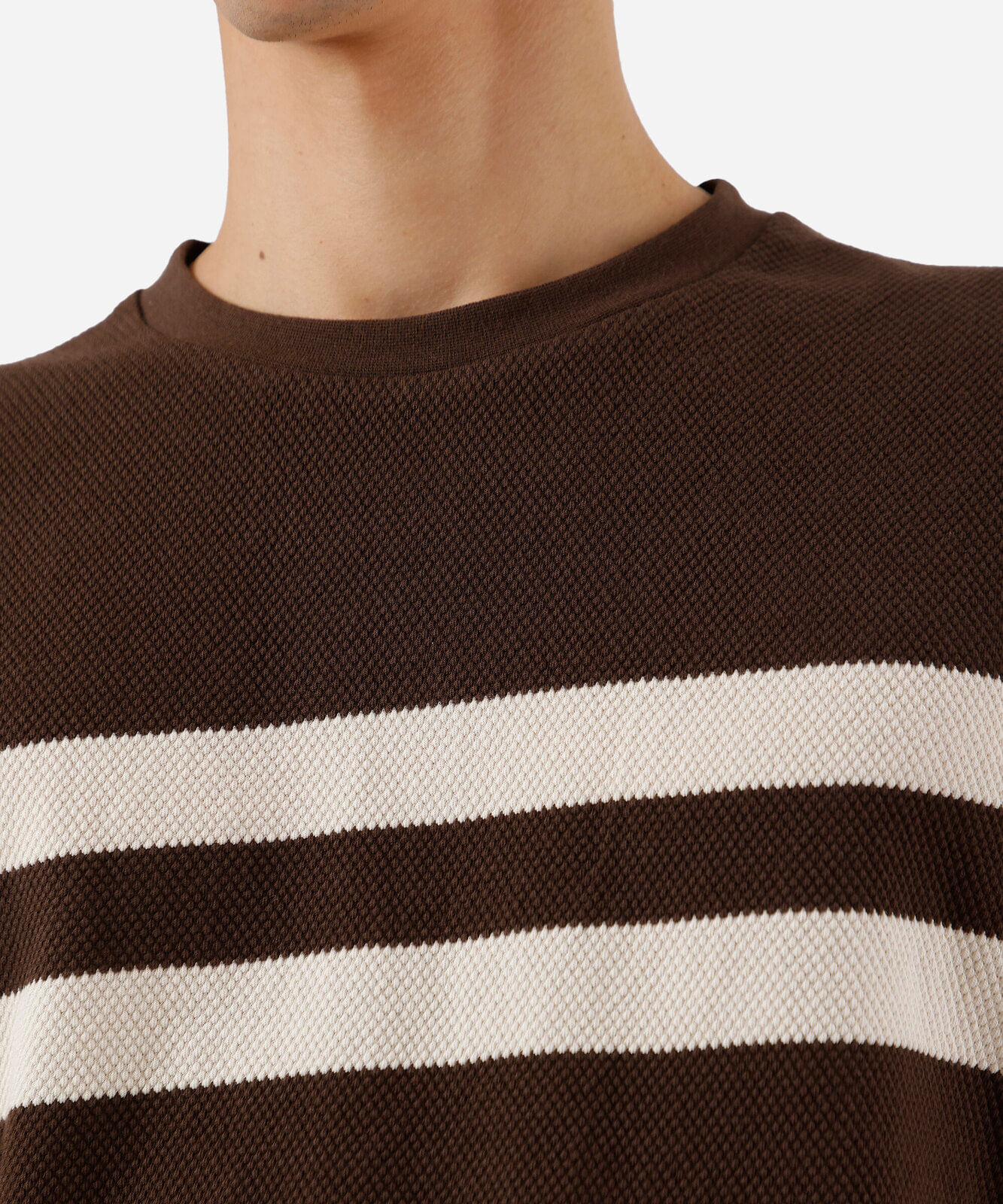 camiseta masculina de algodão manga curta listrada texturizada marrom