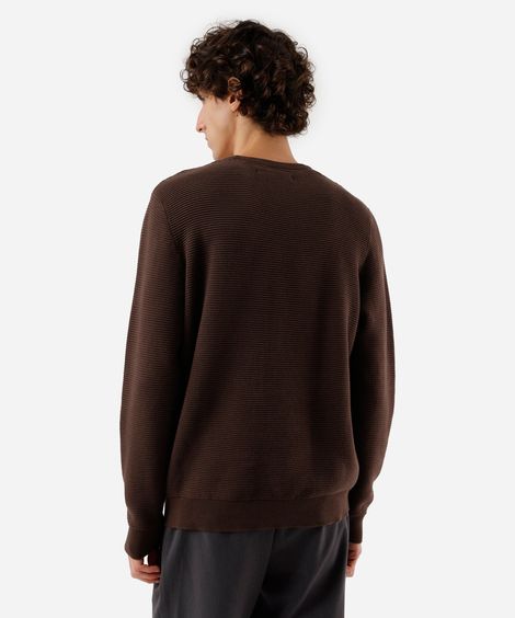 suéter de tricot canelado marrom