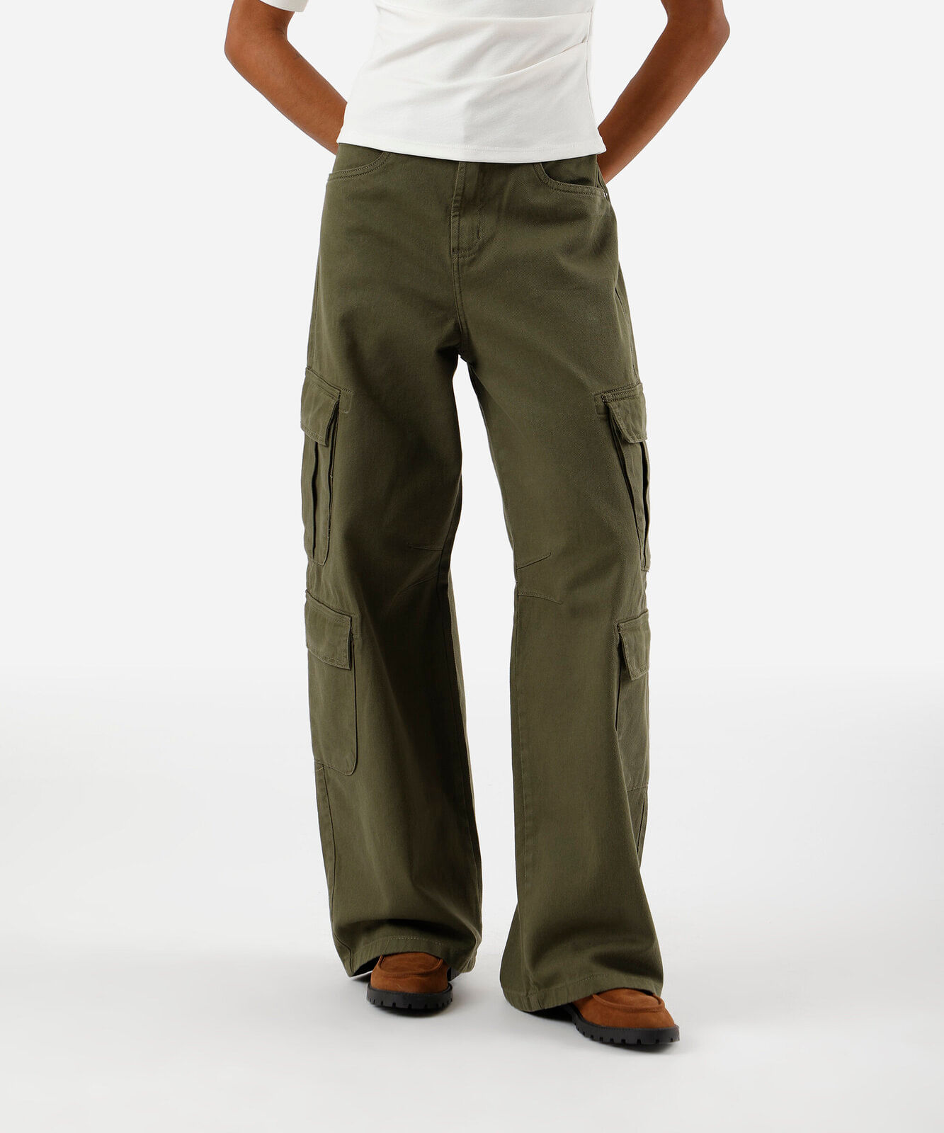 calça skater cargo feminina de sarja cintura alta verde