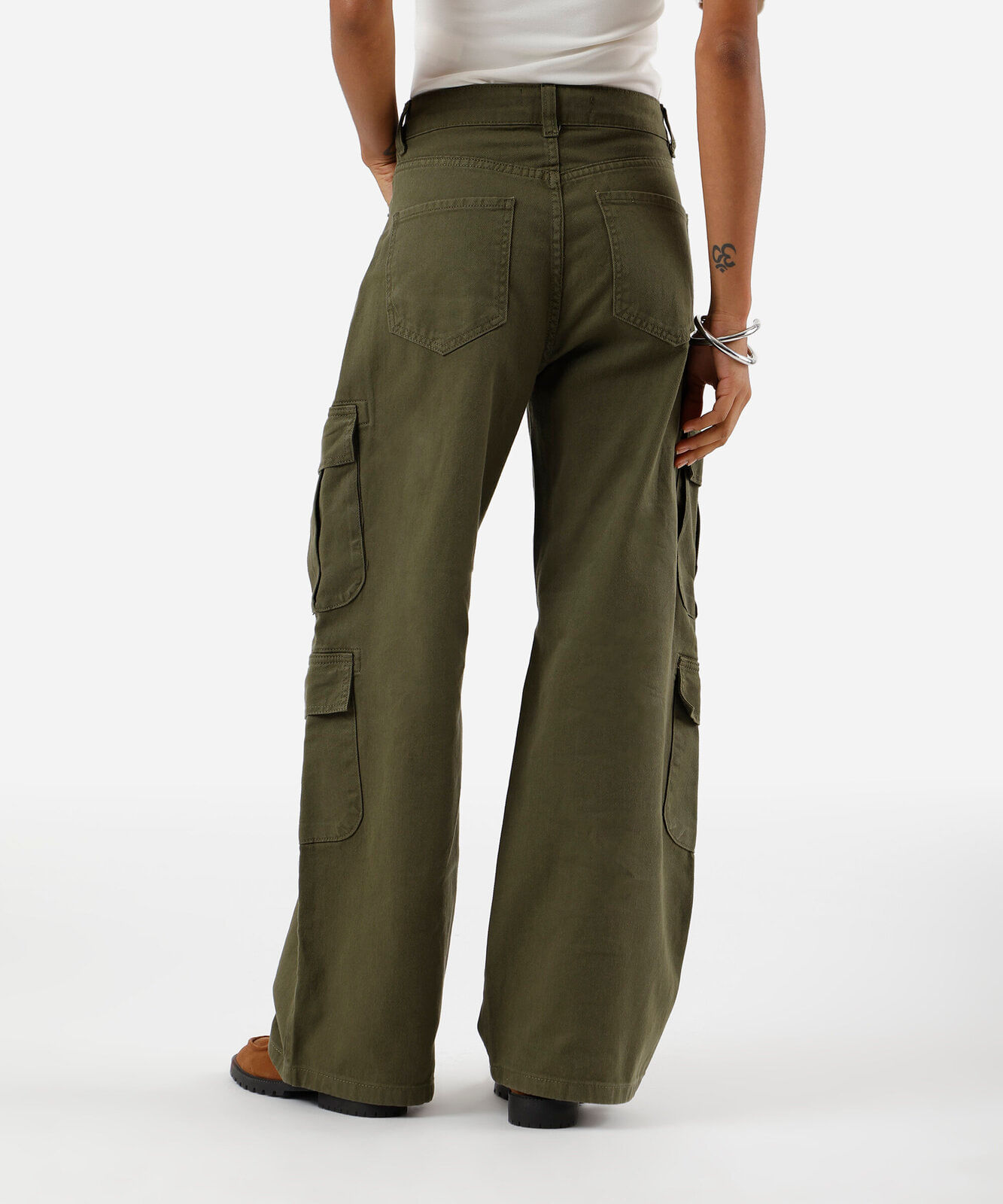 calça skater cargo feminina de sarja cintura alta verde