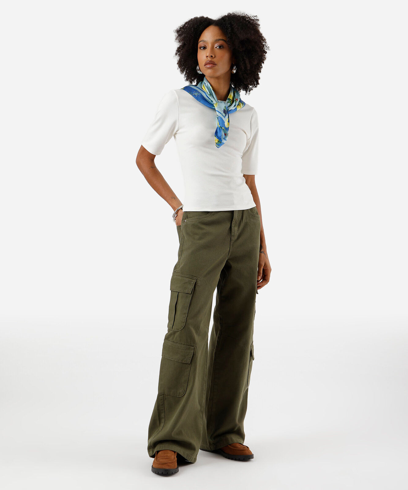 calça skater cargo feminina de sarja cintura alta verde