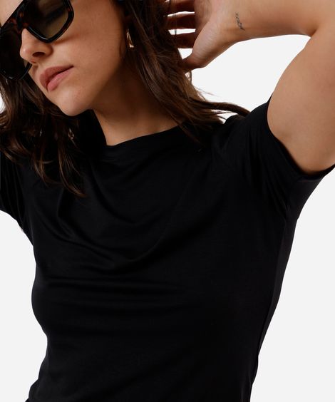 camiseta feminina básica baby look em liocel preta