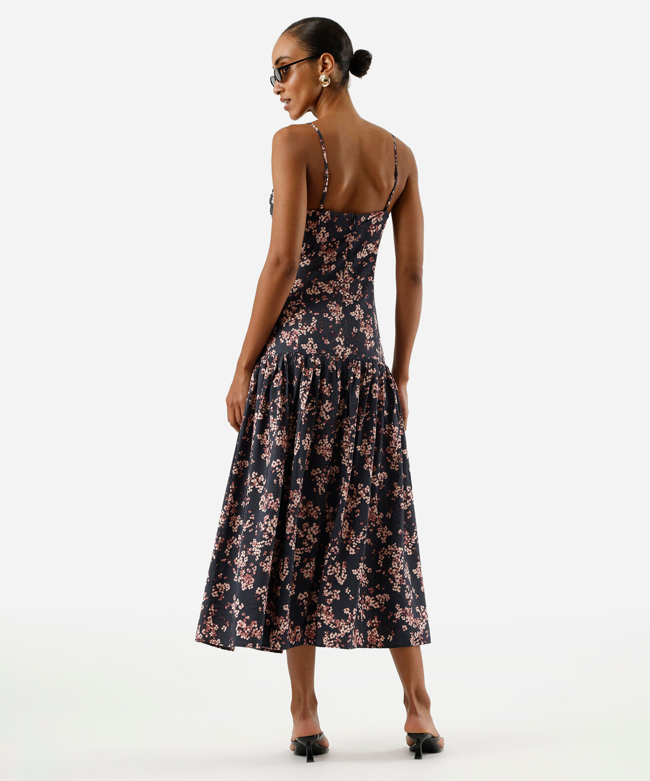 vestido midi alça fina feminino com viscose franzido floral roxo