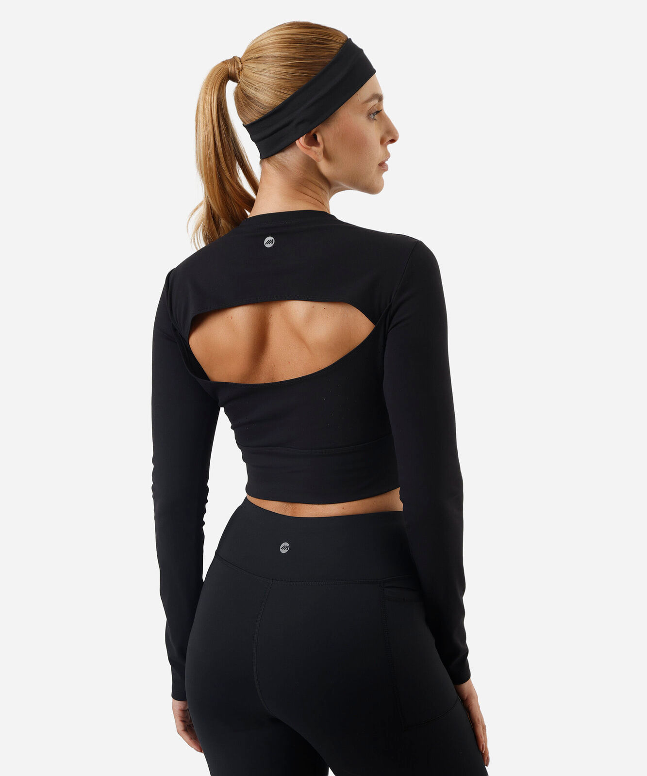 cropped feminino de poliamida esportivo com recorte preto