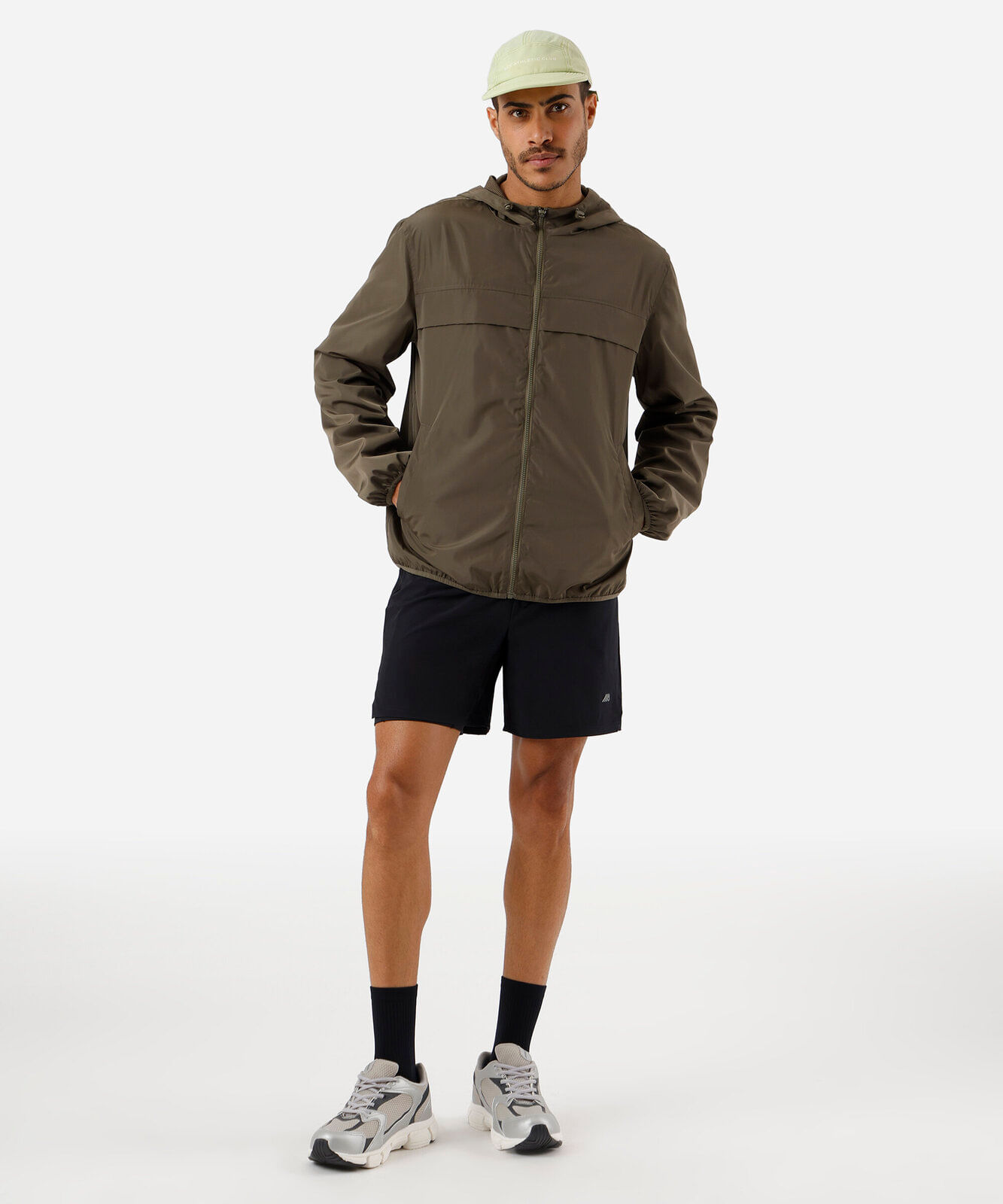 jaqueta masculina corta vento com capuz esportiva verde