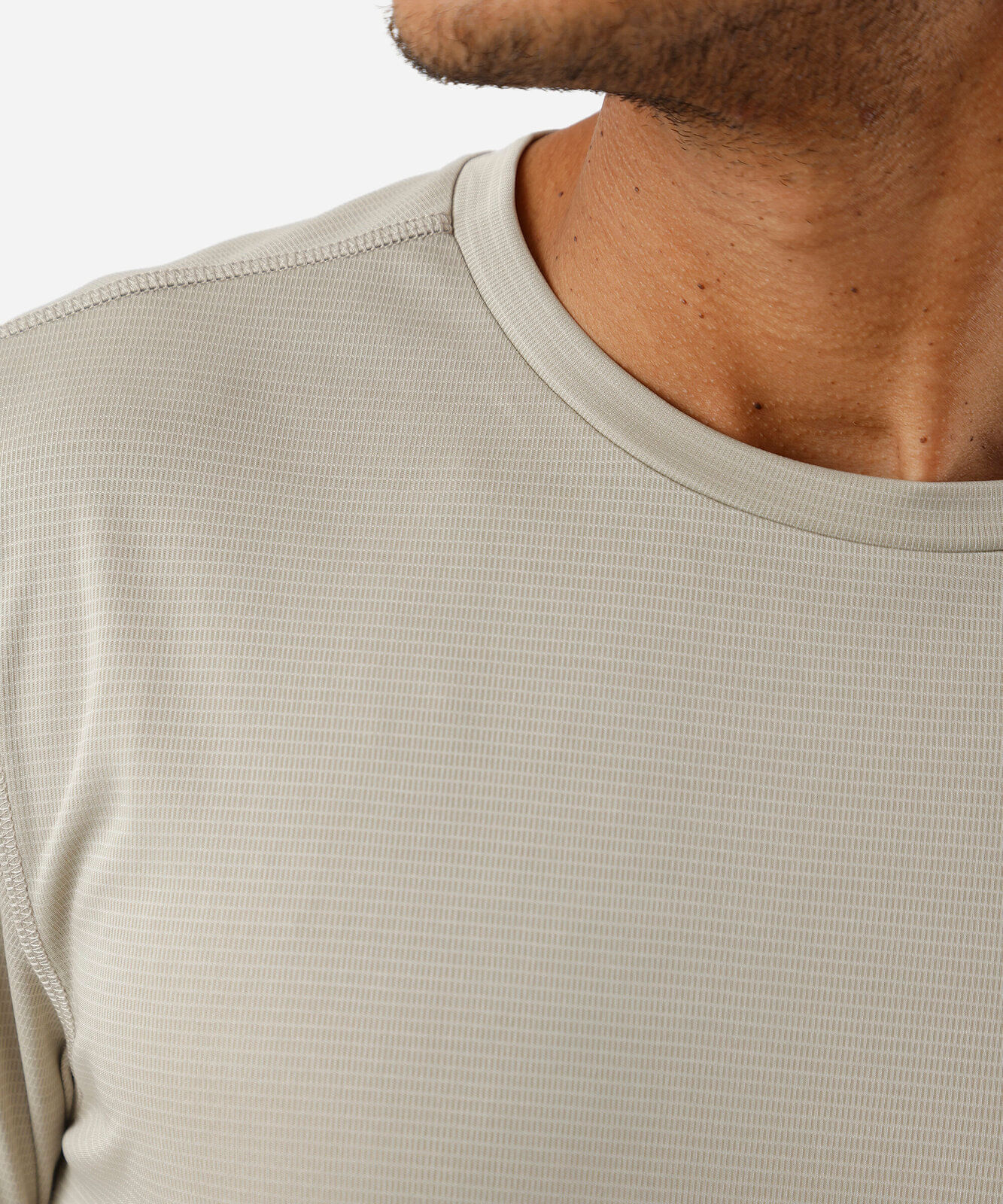 camiseta masculina quadriculada esportiva bege