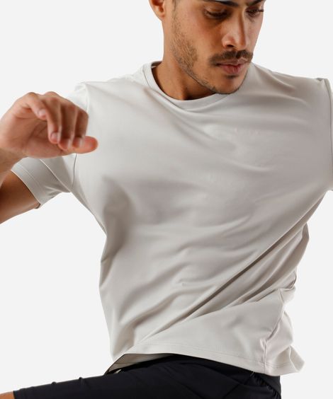 camiseta masculina cinza