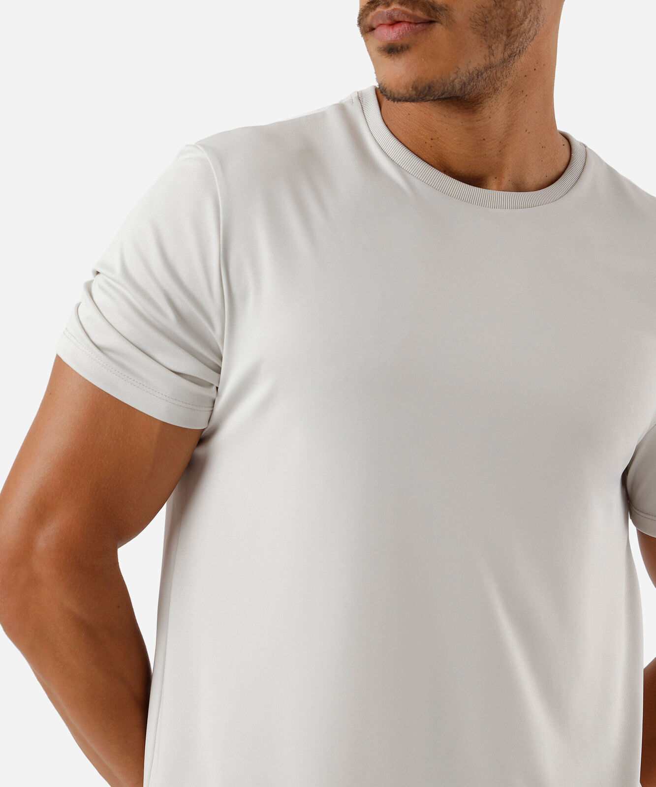 camiseta masculina cinza