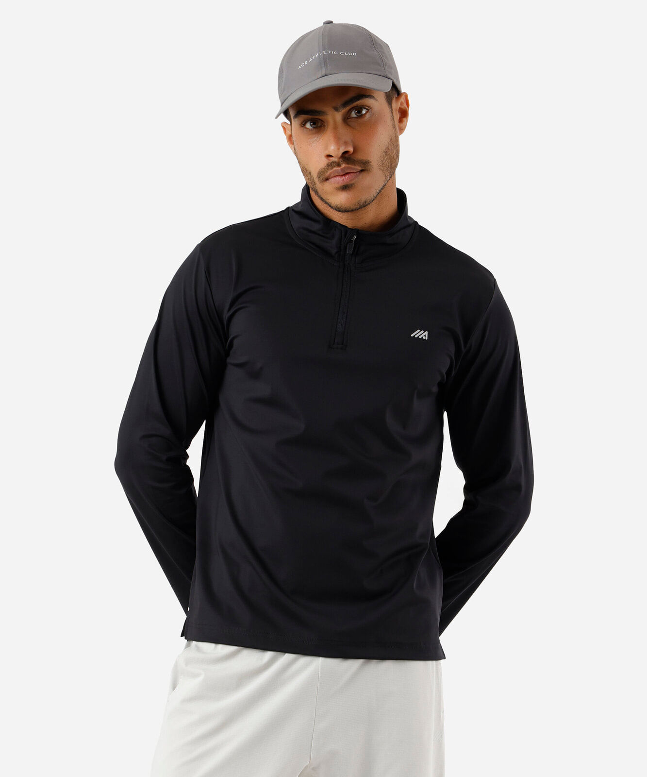 camiseta esportiva masculina de poliamida gola alta com zíper preta