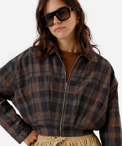 jaqueta cropped feminina com pregas xadrez marrom