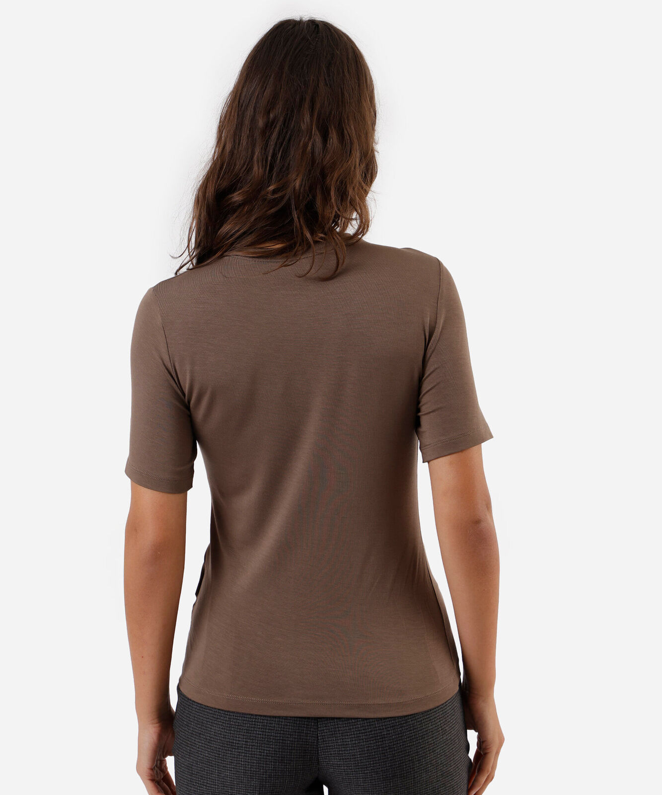 camiseta feminina básica baby look em liocel marrom