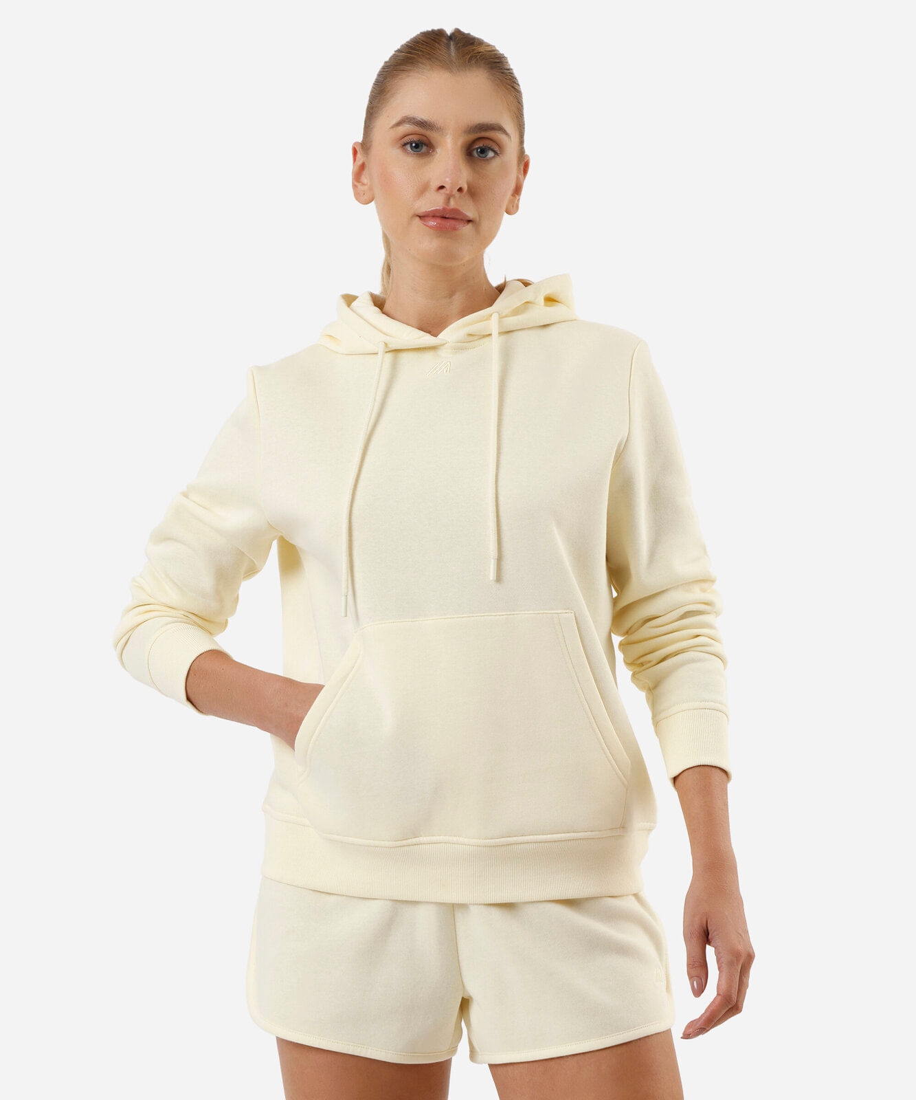 blusa feminina de moletom com capuz e bolso amarela