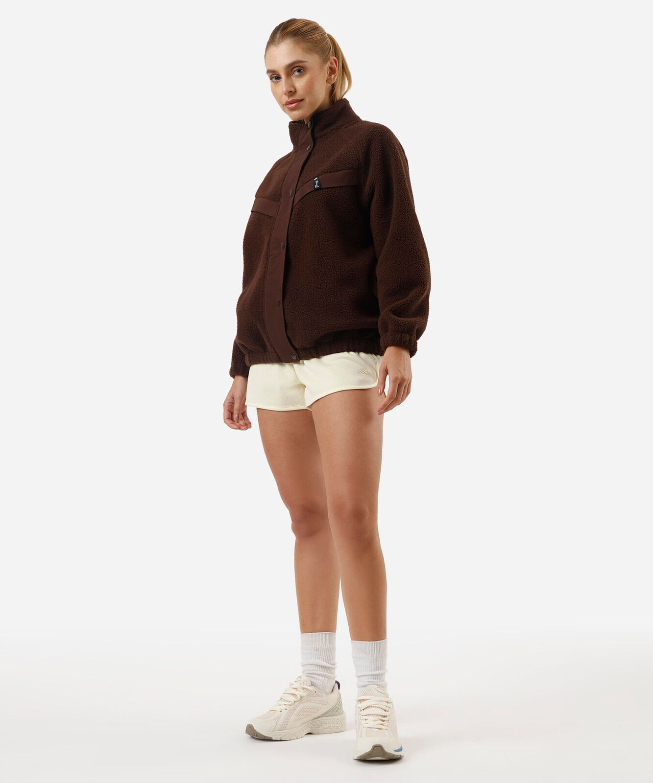 jaqueta bomber feminina de sherpa esportiva marrom
