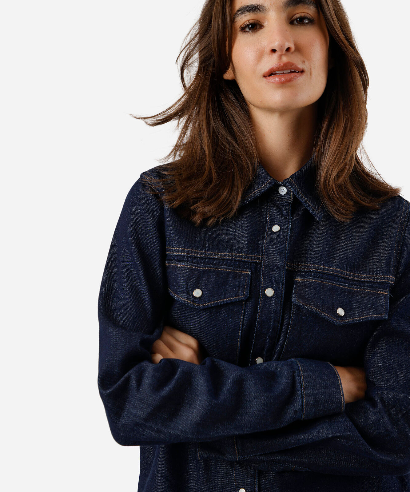 camisa feminina jeans com bolsos manga longa azul